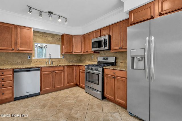 2203 Gulfstream Way, Toms River, NJ 08755