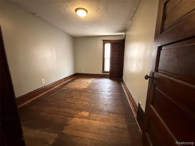 1116 Hickory Street, Lansing, MI 48912