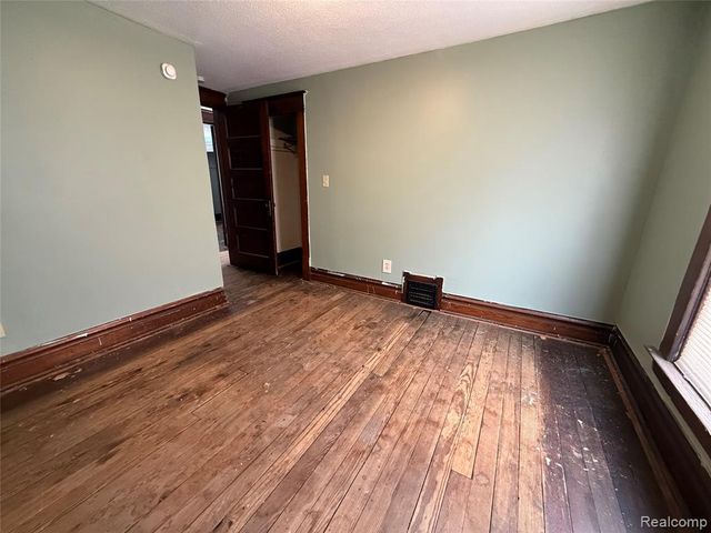 1116 Hickory Street, Lansing, MI 48912