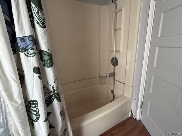 1116 Hickory Street, Lansing, MI 48912