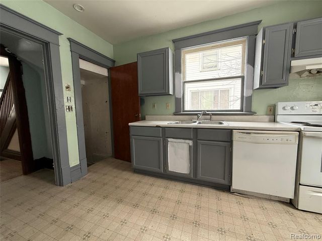 1116 Hickory Street, Lansing, MI 48912