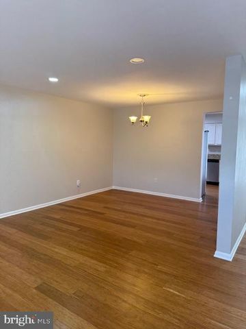 10727 WAKEMAN DR, Fredericksburg, VA 22407