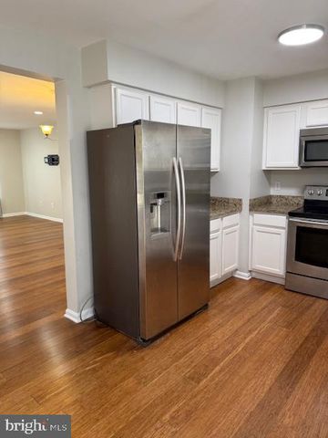 10727 WAKEMAN DR, Fredericksburg, VA 22407