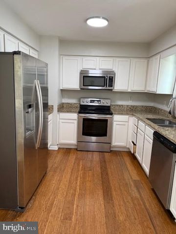 10727 WAKEMAN DR, Fredericksburg, VA 22407