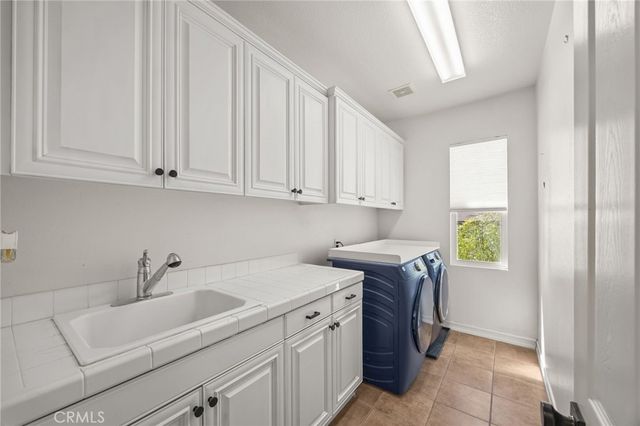 8394 Renwick, Corona, CA 92883