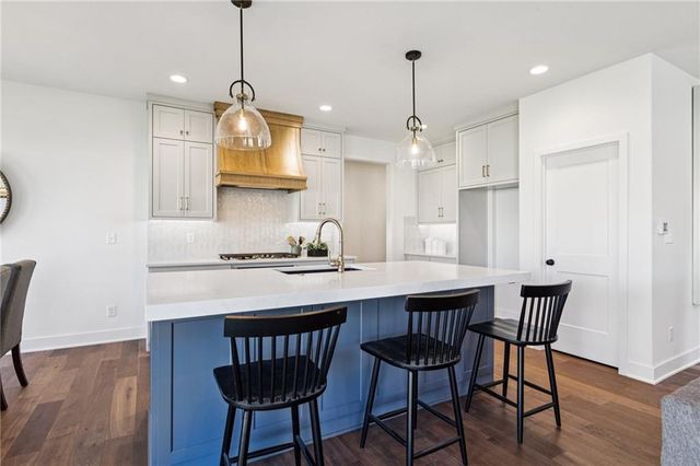 1836 Green Meadow Drive, Liberty, MO 64068