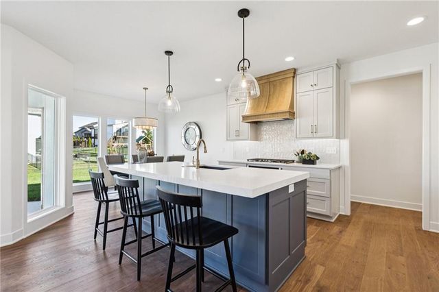 1836 Green Meadow Drive, Liberty, MO 64068