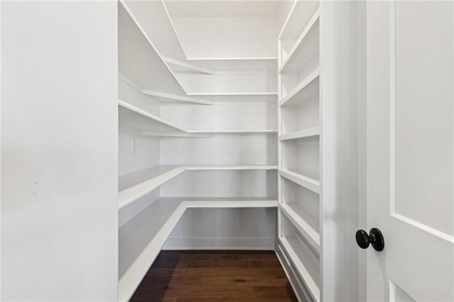 1836 Green Meadow Drive, Liberty, MO 64068