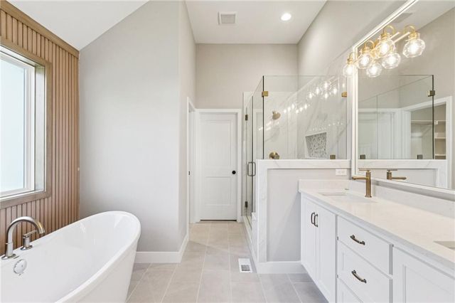 1836 Green Meadow Drive, Liberty, MO 64068