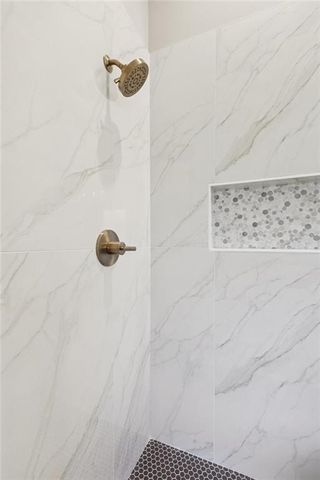 1836 Green Meadow Drive, Liberty, MO 64068