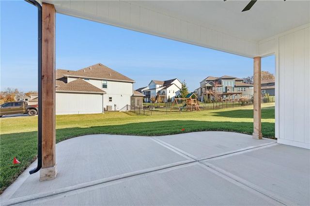 1836 Green Meadow Drive, Liberty, MO 64068