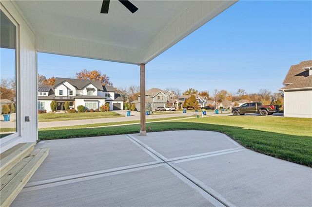 1836 Green Meadow Drive, Liberty, MO 64068