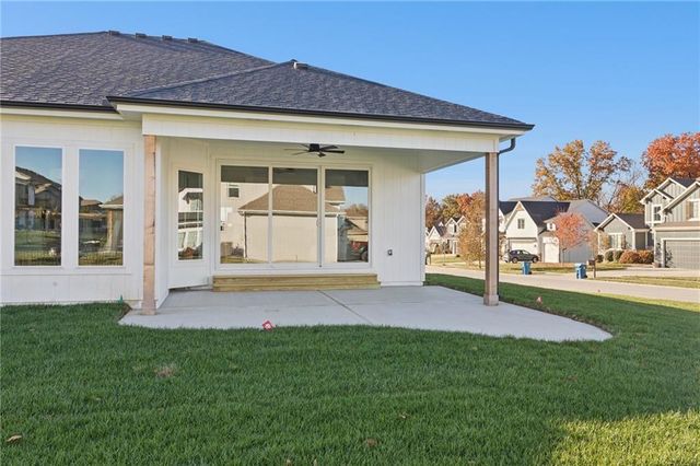 1836 Green Meadow Drive, Liberty, MO 64068