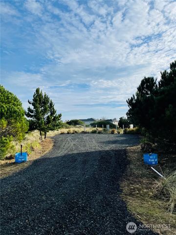 437 S Bel Air Loop, Ocean Shores, WA 98569