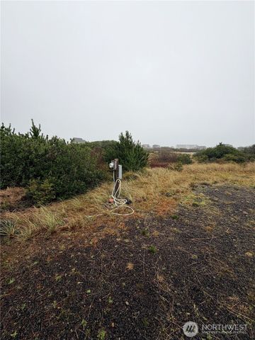 437 S Bel Air Loop, Ocean Shores, WA 98569