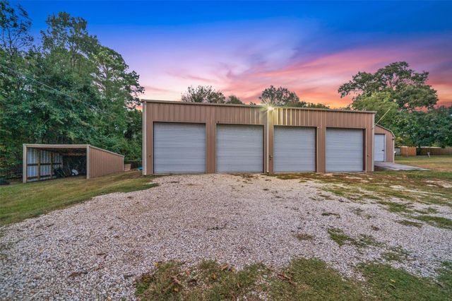 242 Magnolia Drive, Onalaska, TX 77360
