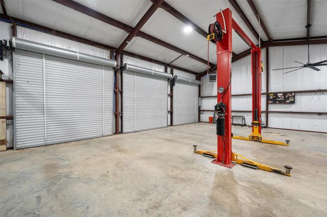 242 Magnolia Drive, Onalaska, TX 77360