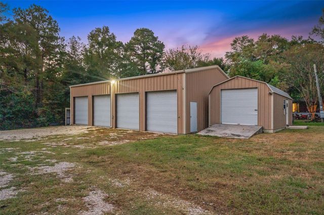 242 Magnolia Drive, Onalaska, TX 77360