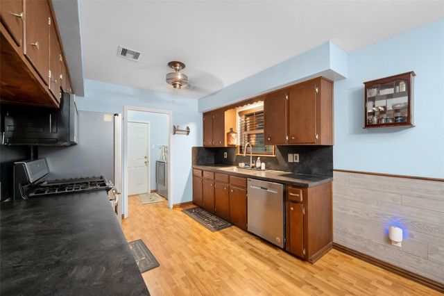 242 Magnolia Drive, Onalaska, TX 77360