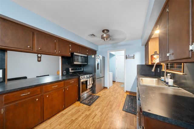 242 Magnolia Drive, Onalaska, TX 77360