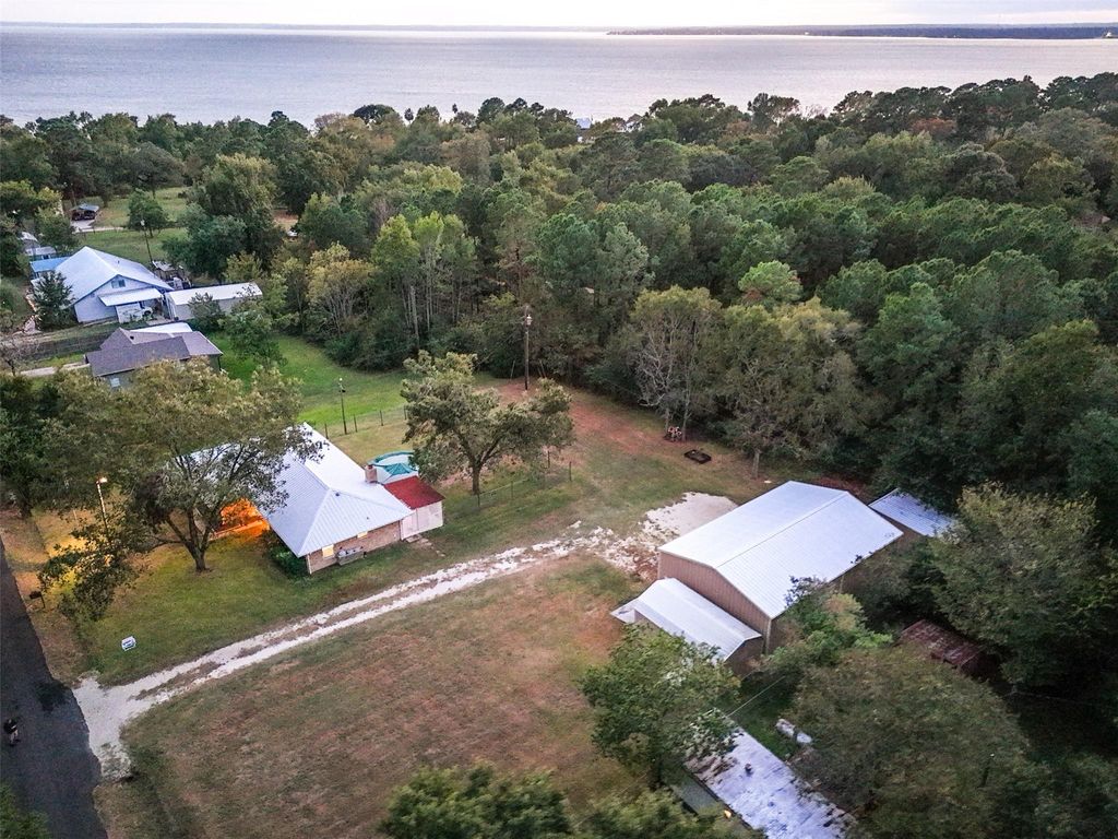 242 Magnolia Drive, Onalaska, TX 77360