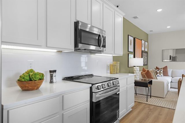 729 MAPLE OAK DRIVE, Deland, FL 32720