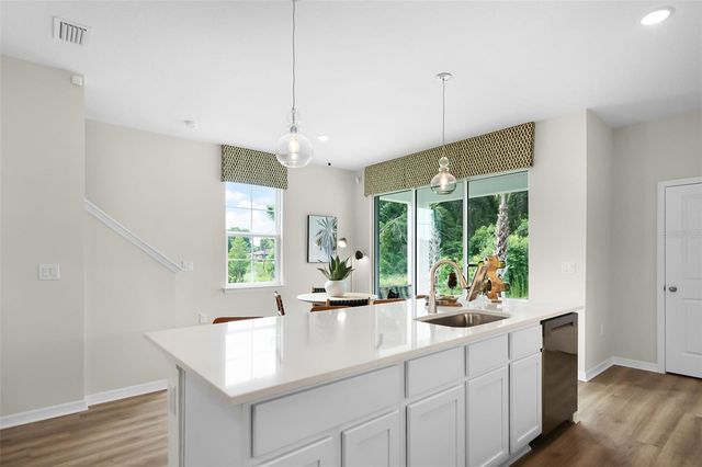 729 MAPLE OAK DRIVE, Deland, FL 32720