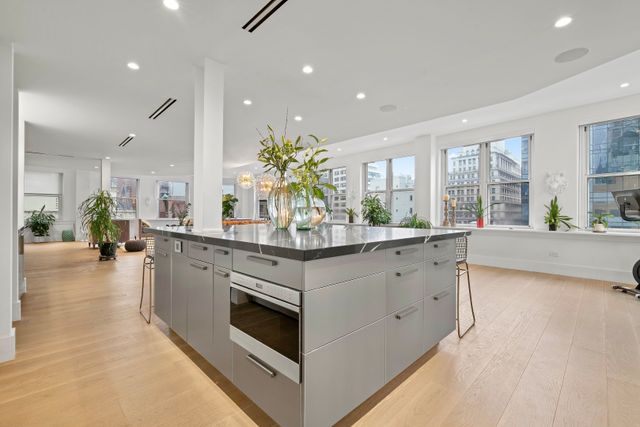 130 Fulton St Apt 12B, New York City, NY 10038