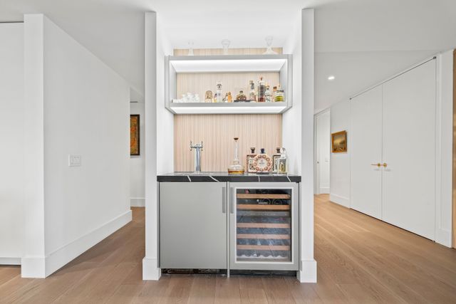 130 Fulton St Apt 12B, New York City, NY 10038