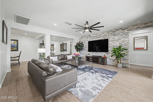 3641 E NARROWLEAF Drive, Gilbert, AZ 85298