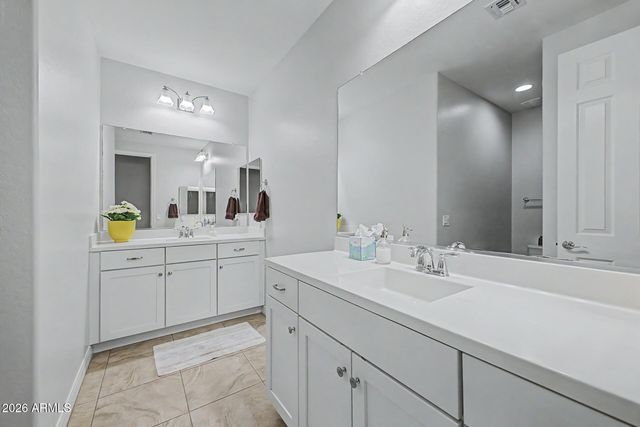 3641 E NARROWLEAF Drive, Gilbert, AZ 85298