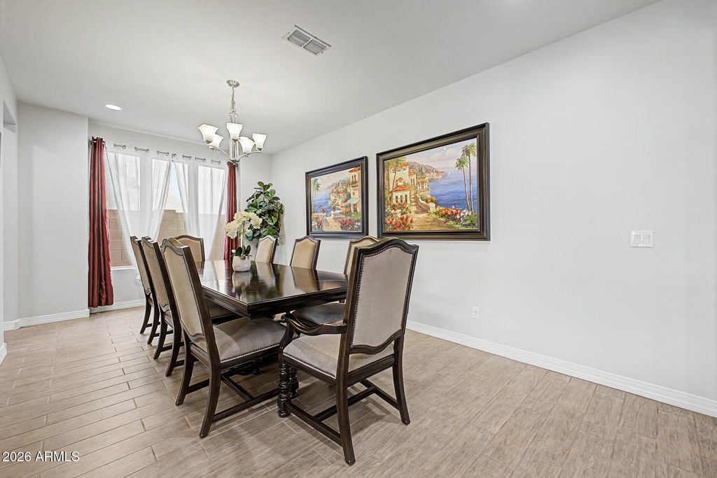 Image 15 of property listing at 3641 E NARROWLEAF Drive, Gilbert, AZ 85298