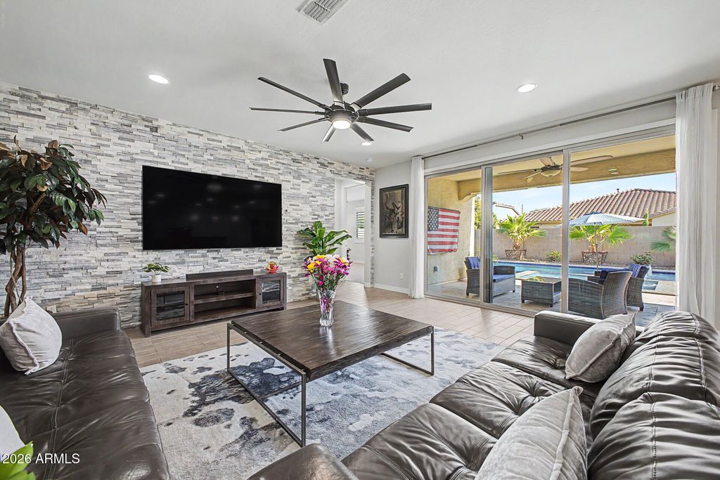 Image 19 of property listing at 3641 E NARROWLEAF Drive, Gilbert, AZ 85298