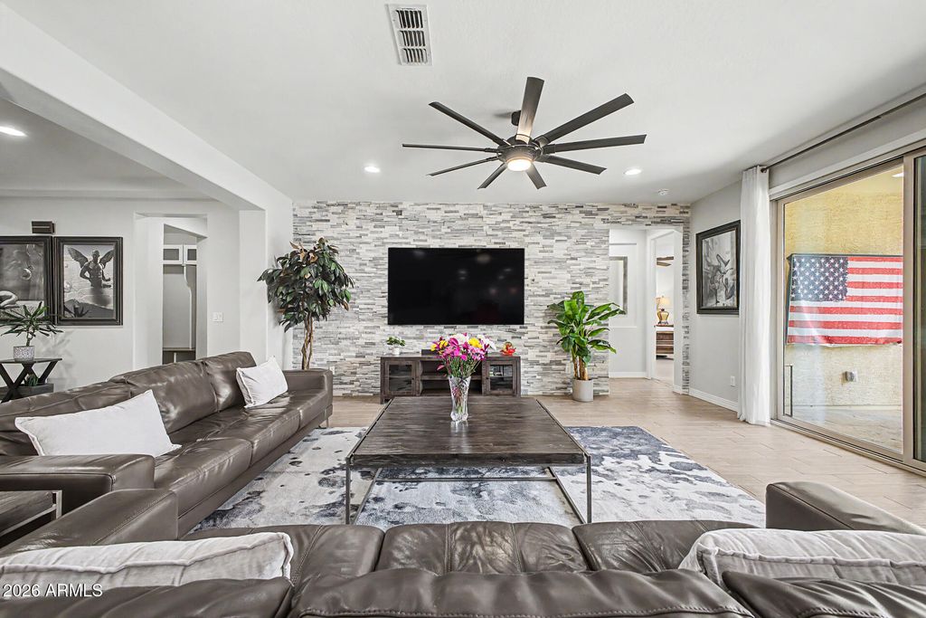 Image 20 of property listing at 3641 E NARROWLEAF Drive, Gilbert, AZ 85298