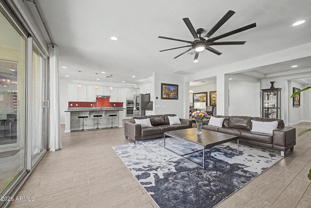 Image 23 of property listing at 3641 E NARROWLEAF Drive, Gilbert, AZ 85298