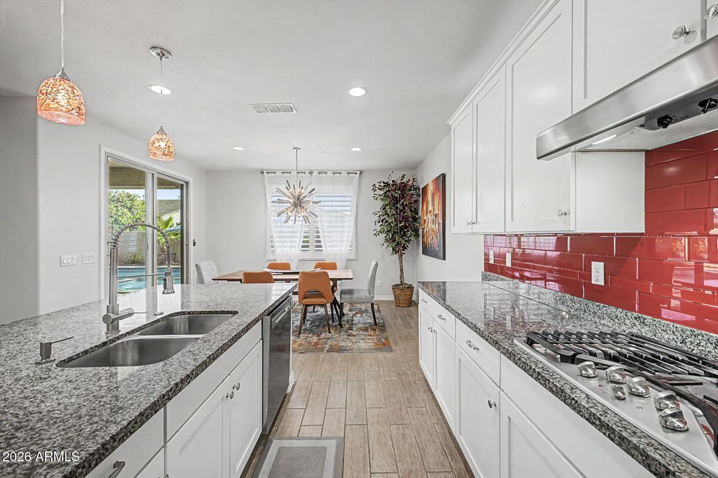 Image 33 of property listing at 3641 E NARROWLEAF Drive, Gilbert, AZ 85298