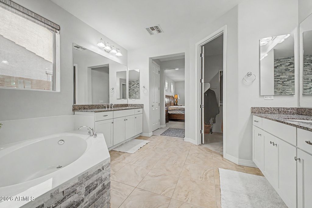 Image 48 of property listing at 3641 E NARROWLEAF Drive, Gilbert, AZ 85298