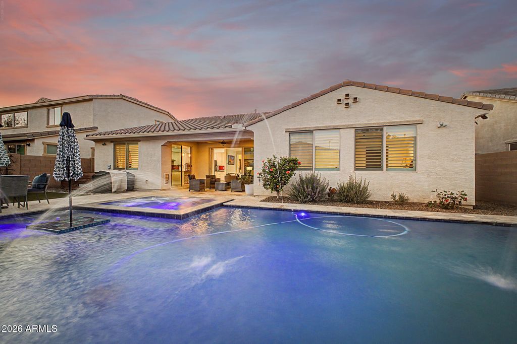 Image 5 of property listing at 3641 E NARROWLEAF Drive, Gilbert, AZ 85298