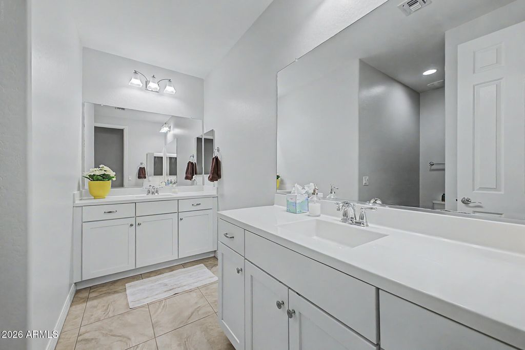 Image 60 of property listing at 3641 E NARROWLEAF Drive, Gilbert, AZ 85298