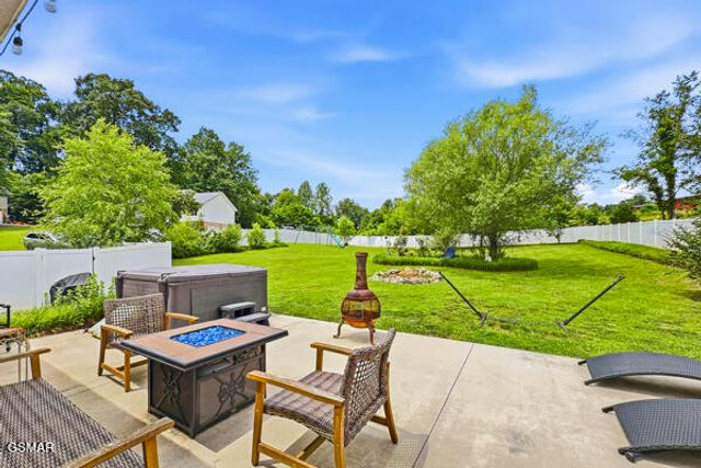 616 Hollow Drive, Strawberry Plains, TN 37871