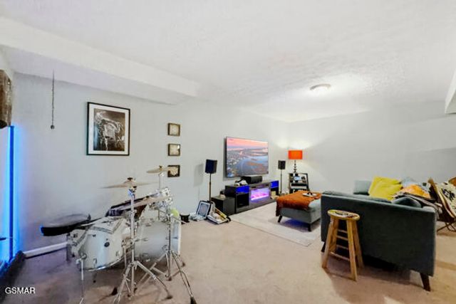 616 Hollow Drive, Strawberry Plains, TN 37871