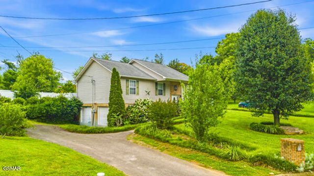 616 Hollow Drive, Strawberry Plains, TN 37871