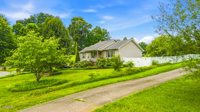 616 Hollow Drive, Strawberry Plains, TN 37871