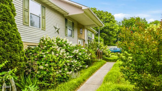 616 Hollow Drive, Strawberry Plains, TN 37871