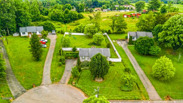 616 Hollow Drive, Strawberry Plains, TN 37871