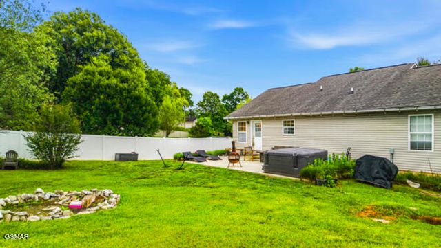 616 Hollow Drive, Strawberry Plains, TN 37871