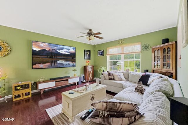 616 Hollow Drive, Strawberry Plains, TN 37871