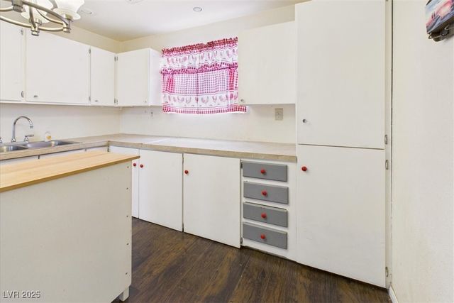 2421 East Jayme Street, Pahrump, NV 89048