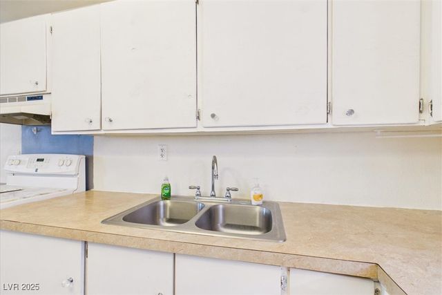 2421 East Jayme Street, Pahrump, NV 89048