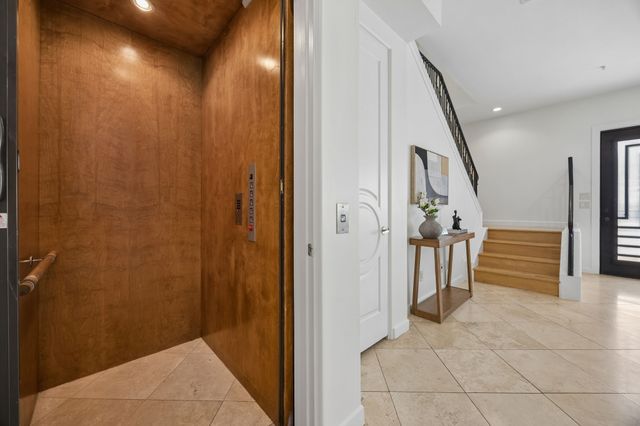 408 E 6th Street, Fort Worth, TX 76102